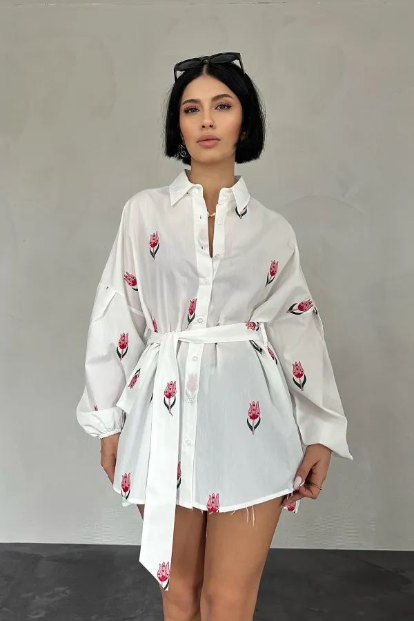 Chemise ceinturée brodée en voile rouge en gros