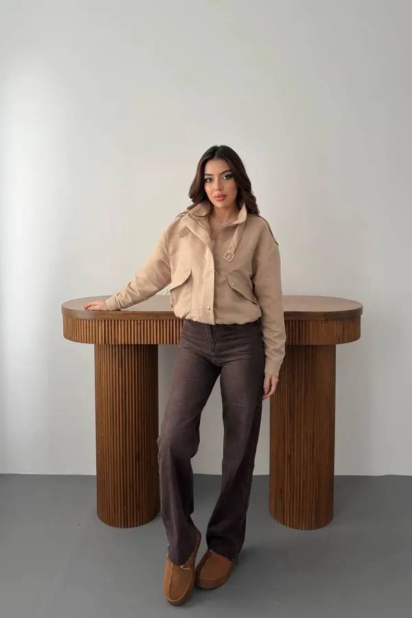 Toptan Bej Dik Yakalı Kısa Ceket