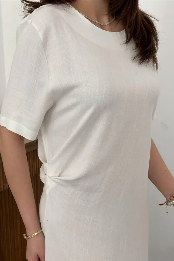 Robe plissée écru à col rond en gros