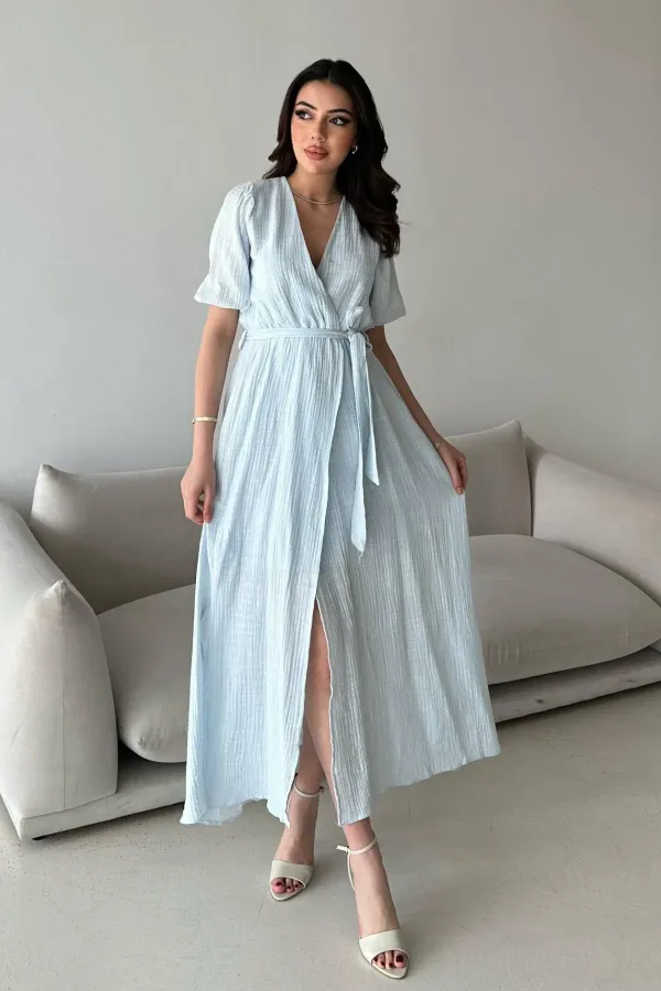 Robe en lin et mousseline bleu bébé à double boutonnage en gros