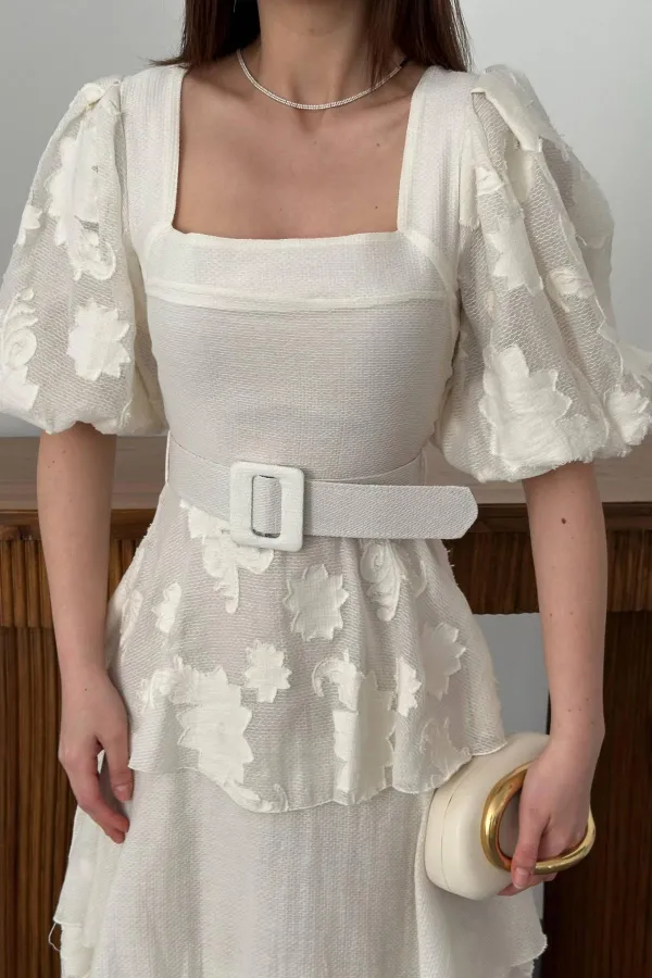 Robe beige à manches ballon superposées en gros