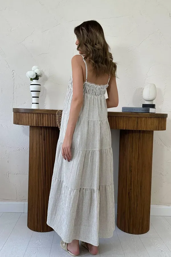 Robe en mousseline rayée marron à bretelles en gros