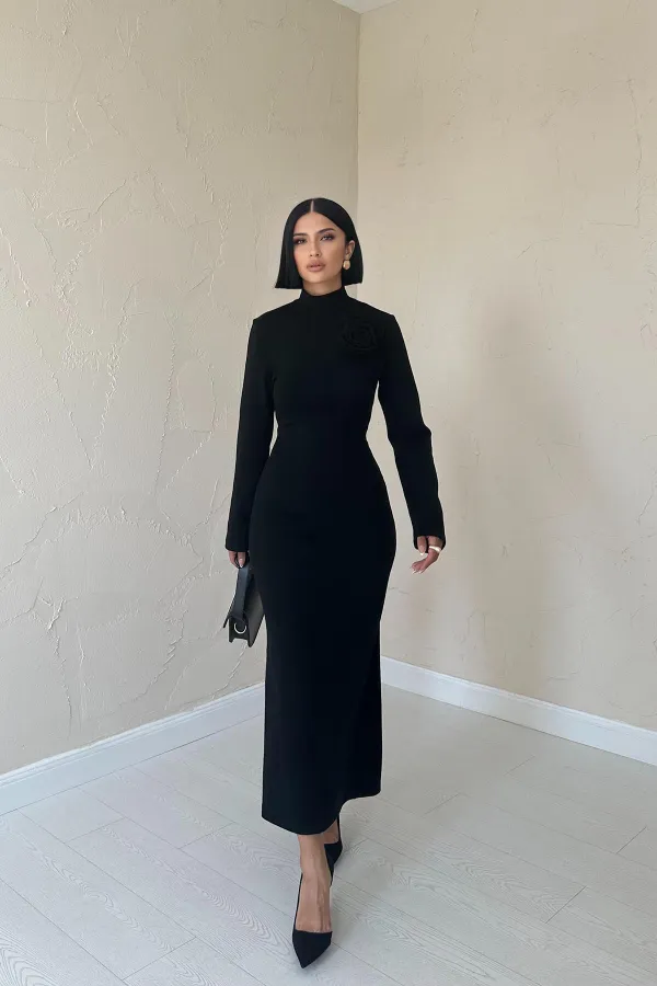 Robe unie rose à épaules dénudées noire en gros