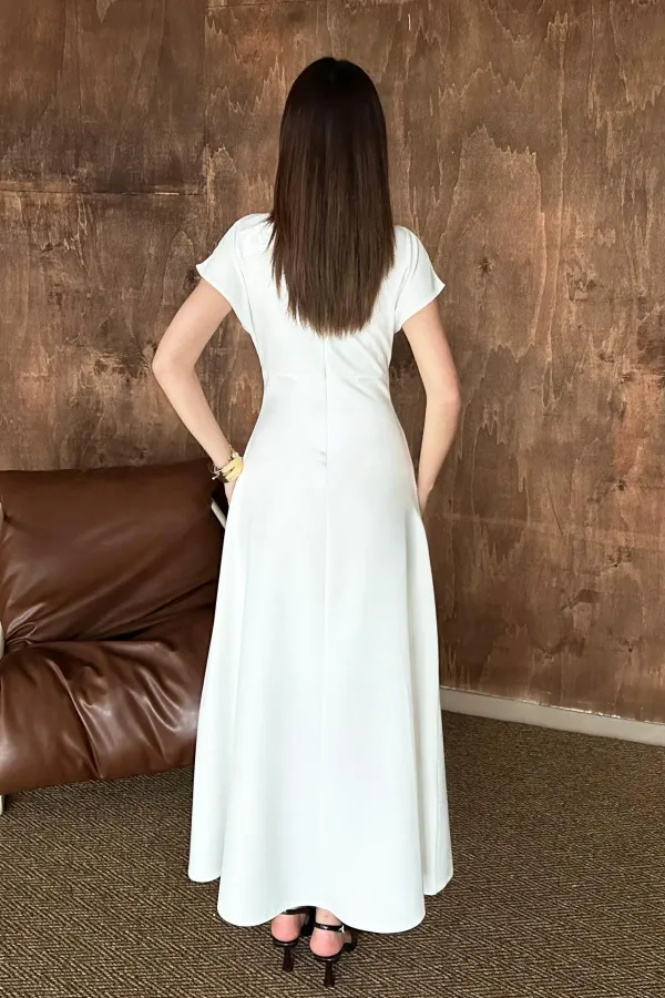 Toptan Beyaz Göğüs Büzgülü Elbise