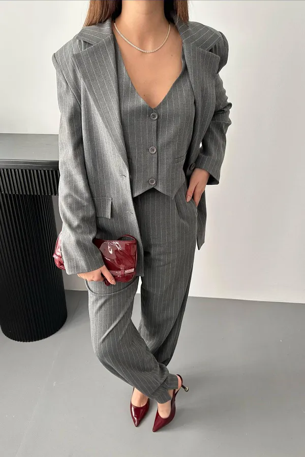 Toptan Gri Çizgili Üçlü Takım