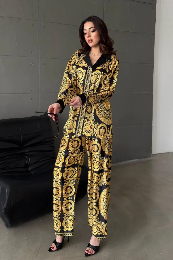 Ensemble chemise jaune et pantalon imprimé en gros