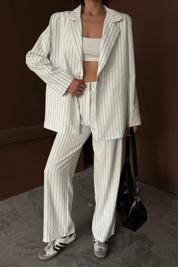 Toptan Beyaz Çizgili Ceket Ve Pantolon Takım