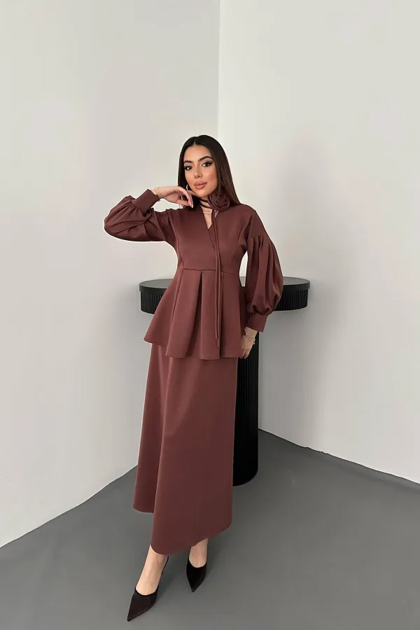 Costume détaillé marron rose en gros