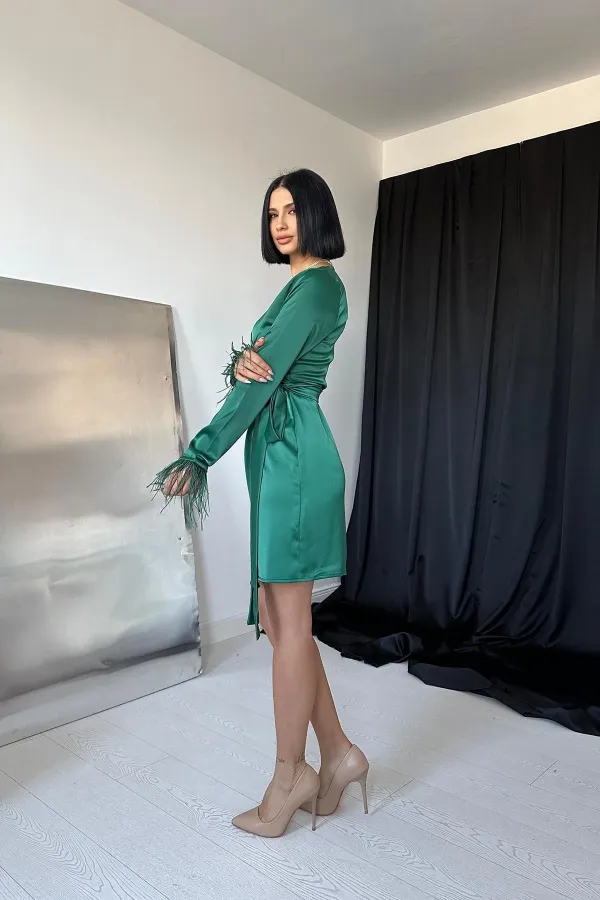 Toptan Zümrüt Yandan Bağlamalı Saten Elbise