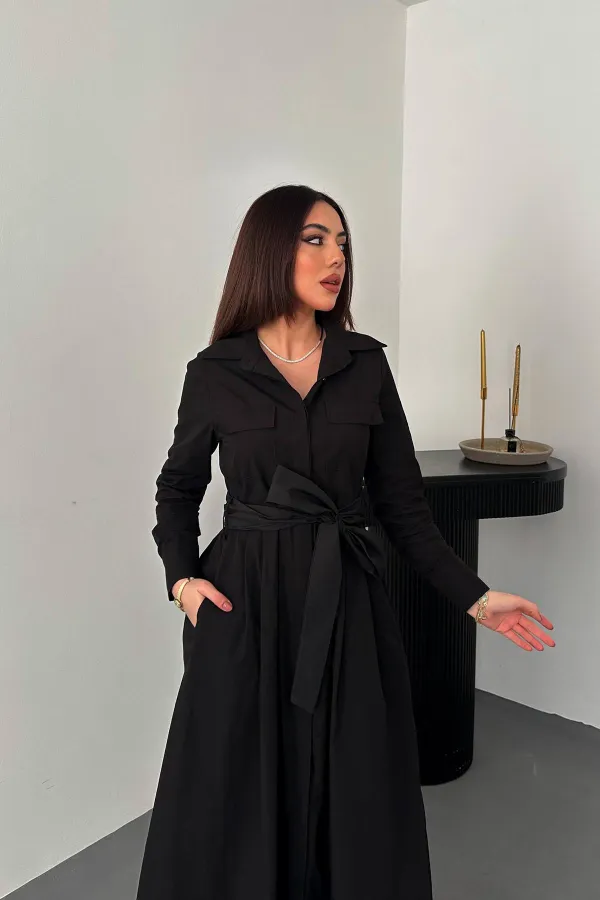Robe en popeline noire boutonnée en gros