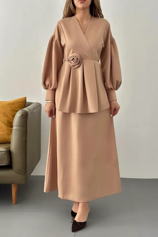Costume détaillé Camel Rose en gros