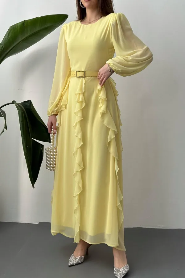 Robe en mousseline jaune ceinturée en gros