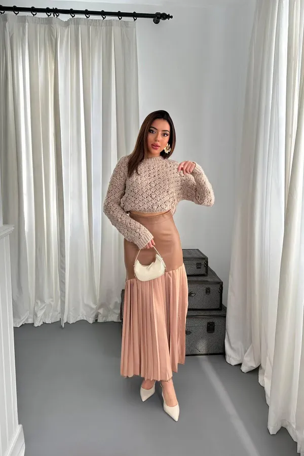 Jupe plissée en vison avec garniture en cuir en gros