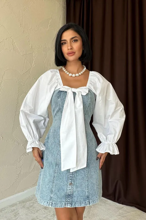 Robe en jean bleue avec nœud sur le devant en gros