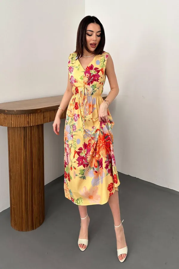 Robe d'été jaune à imprimé floral en gros