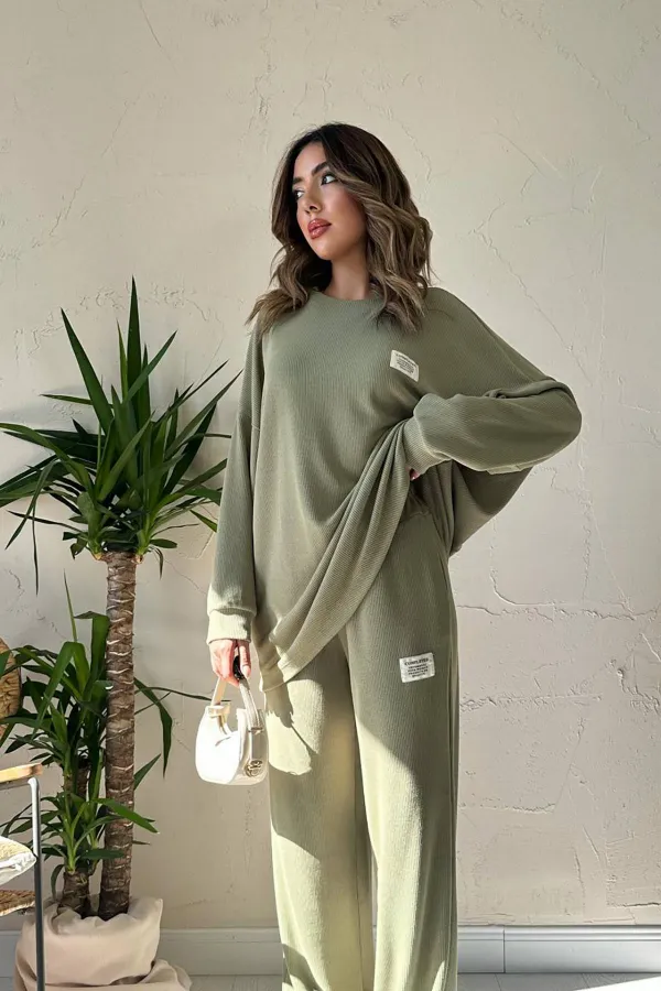 Ensemble pull et pantalon en velours côtelé classique Mint en gros