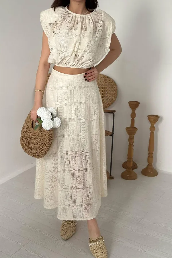 Toptan Ekru Dantelli Bluz Ve Etek Takım