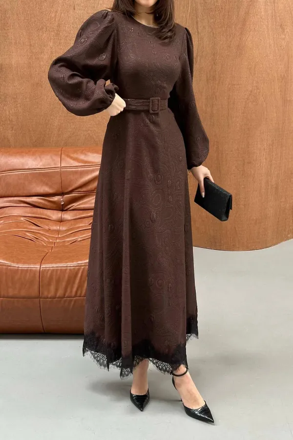 Robe longue marron à paillettes en relief (vente en gros)