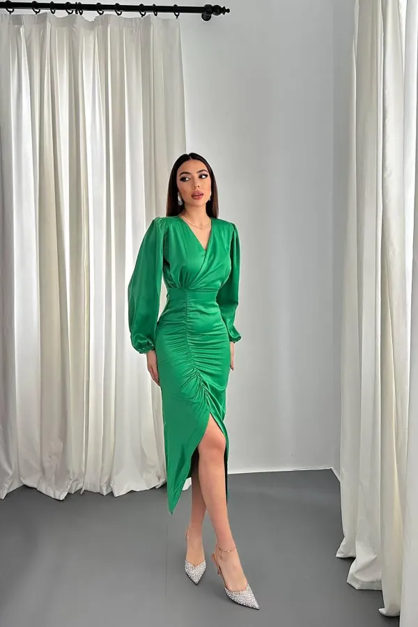 Robe en satin verte à col en V en gros