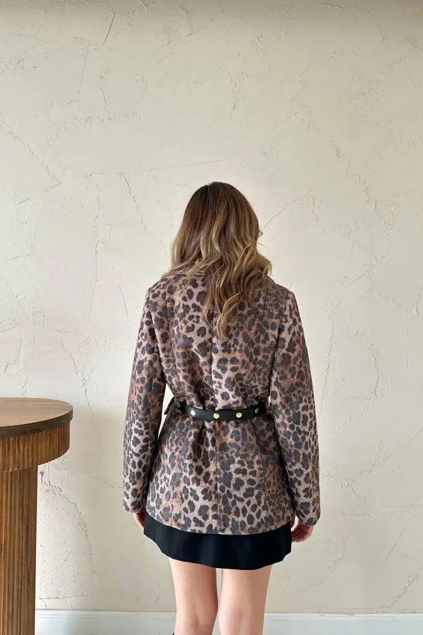 Vente en gros de vestes léopard ceinturées dorées...