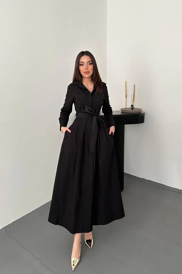 Robe en popeline noire boutonnée en gros
