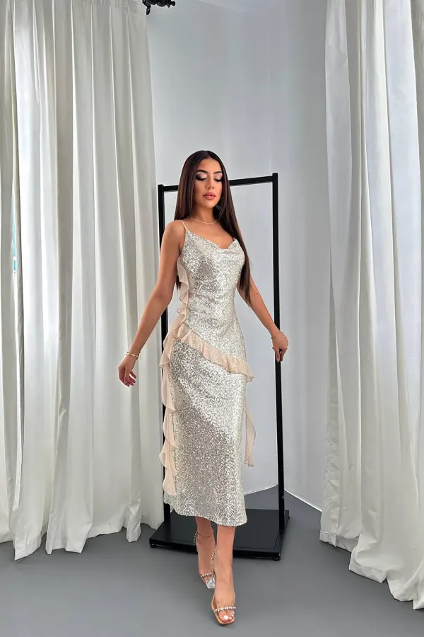 Robe beige à sequins en mousseline à volants et à volants en gros