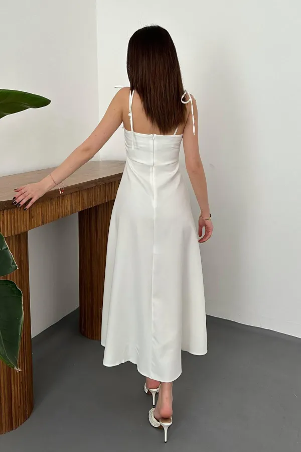 Toptan Beyaz Yırtmaçlı Göğüs Kuplu Atlas Elbise