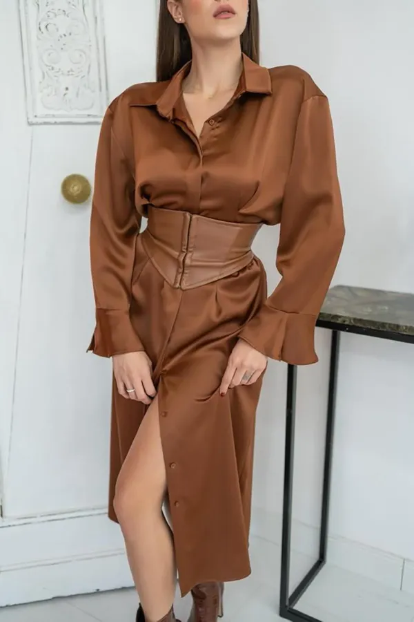 Robe en satin marron avec détails en cuir, vente en gros