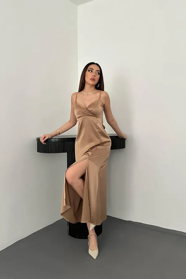 Robe en satin à bretelles en vison en gros