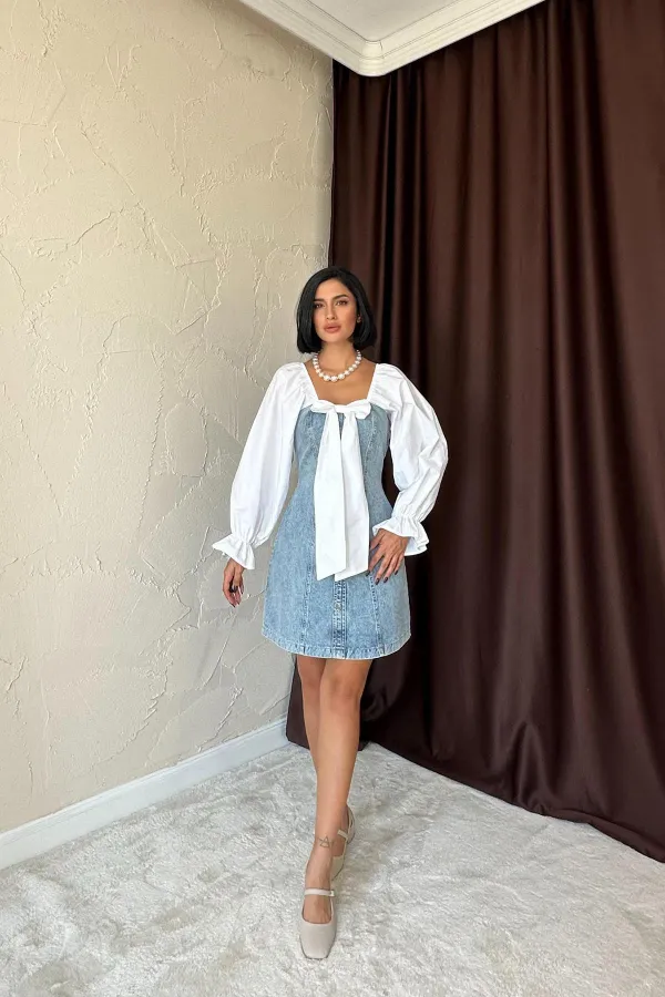 Robe en jean bleue avec nœud sur le devant en gros