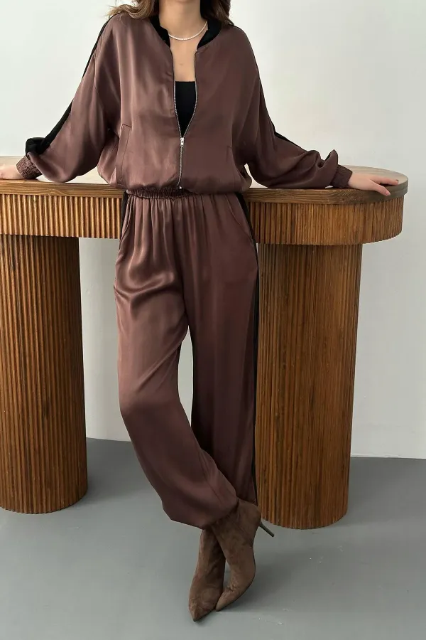 Survêtement en satin rayé velours marron, vente en gros