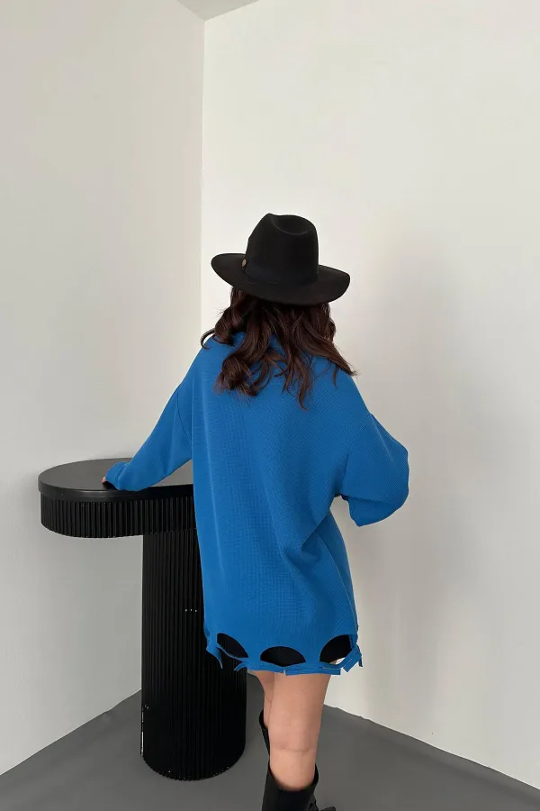 Chemisier bleu découpé au laser en gros