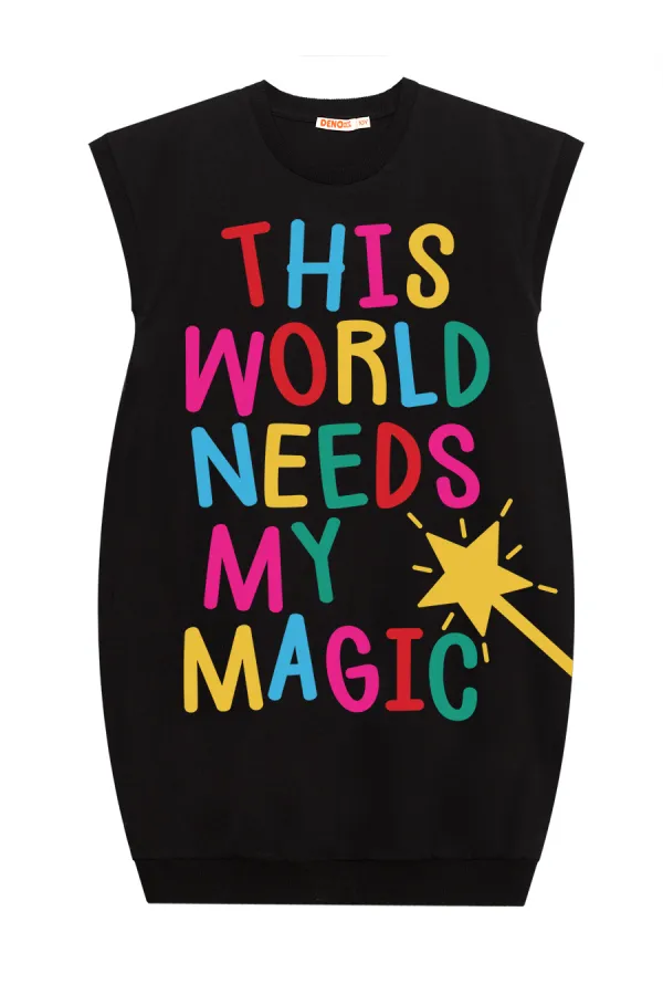 Fille magique en robe noire