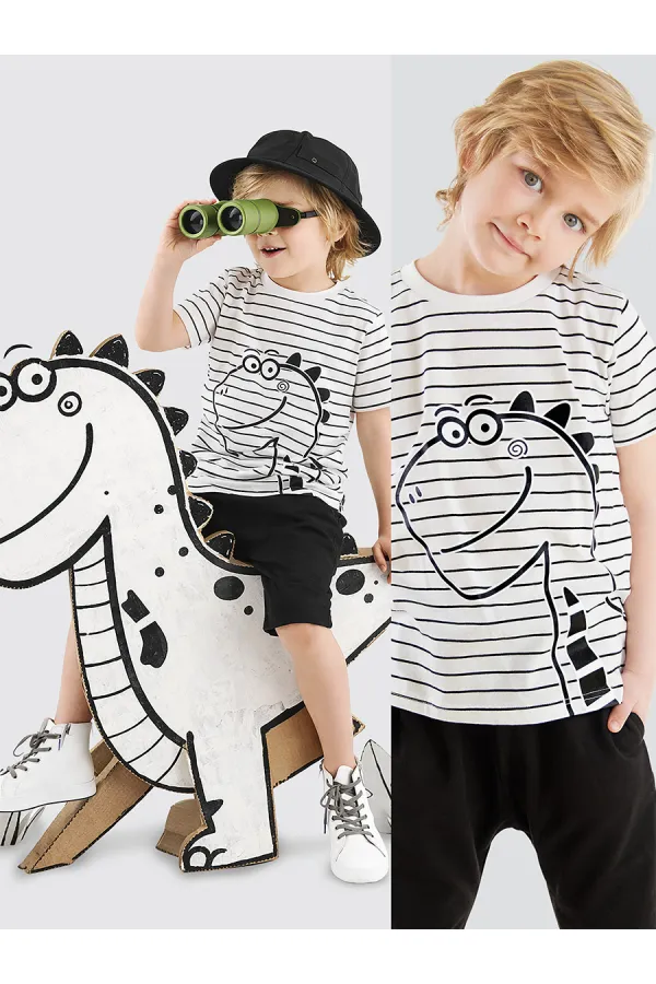 Sevimli Dino Erkek Çocuk T-shirt Kapri Şort Takım