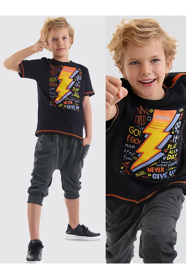 Loading Erkek Çocuk T-shirt Kapri Takım