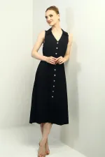 Robe midi en lin à col polo pour femme, ornée d'un pli sur le devant et de boutons.