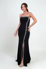 Robe longue en crêpe à doublure ornée de pierres et drapée sur le devant