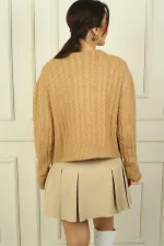 Kadın Önü Düğmeli İncili Saç Örgülü Akrilik Hırka