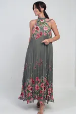 Robe longue plissée en mousseline doublée à motif floral pour femme