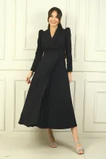 Robe longue ample à col cache-cœur et détails perlés pour femme