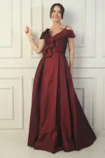 Robe de soirée longue en taffetas à bretelles et col bateau pour femme, ornée de roses, doublée et dotée de poches.