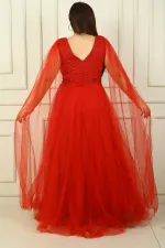 Robe de soirée longue en tulle pour femme, décolleté en V devant et dos, ornée de perles et à taille large.