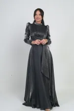 Kadın Önü Drapeli Volan Detaylı Astarlı Kol Uçları Tüylü Griter Şifon Uzun Kloş Elbise