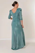 Robe longue grande taille Truvakar avec manches à volants sur le devant, doublée et pailletée.