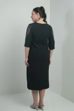 Robe midi en crêpe grande taille pour femme, ornée de sequins au col et aux épaules, manches courtes et doublure.