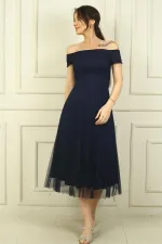 Robe Madonna à encolure Madonna, jupe plissée en mousseline doublée et doublée