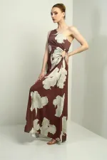 Kadın Tek Omuz Yandan Pencereli Büyük Yaprak Desenli Uzun Krep Saten Elbise