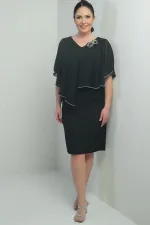 Robe courte en crêpe grande taille pour femme, col en V, en mousseline de soie, détails roses, devant et dos