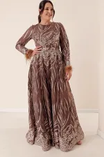 Robe de soirée longue pailletée grande taille avec manches à plumes et doublure