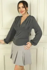 Kadın V Yaka Büzgülü Kol Uçları Lastikli Likralı Bluz